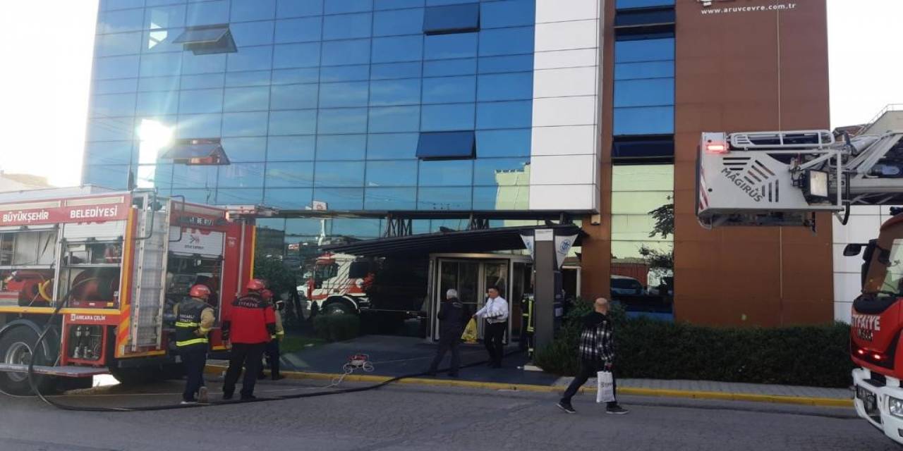 Kocaeli’de Deniz Ticaret Odası’nda Yangın Paniği