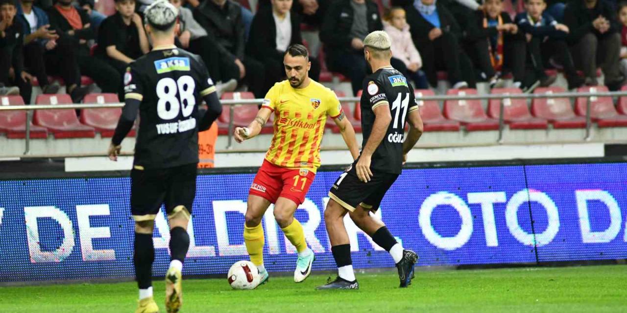 Trendyol Süper Lig: Kayserispor: 0 - Corendon Alanyaspor: 0 (İlk Yarı)