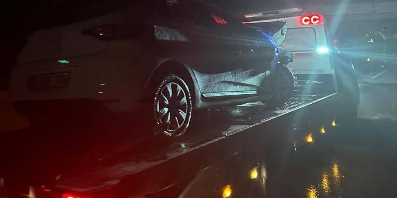 Ters Yönde İlerleyen Otomobil Tırla Çarpıştı: 1 Ölü, 3 Yaralı