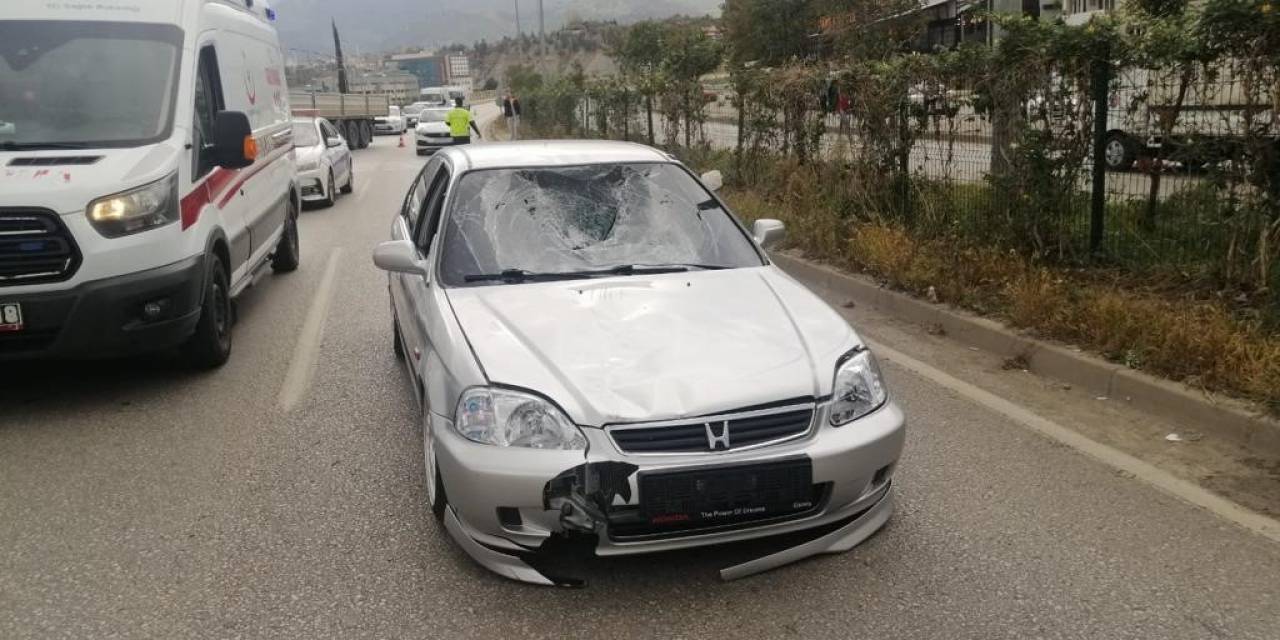 Yolun Karşısına Geçerken Otomobilin Çarptığı Yaya Yaralandı