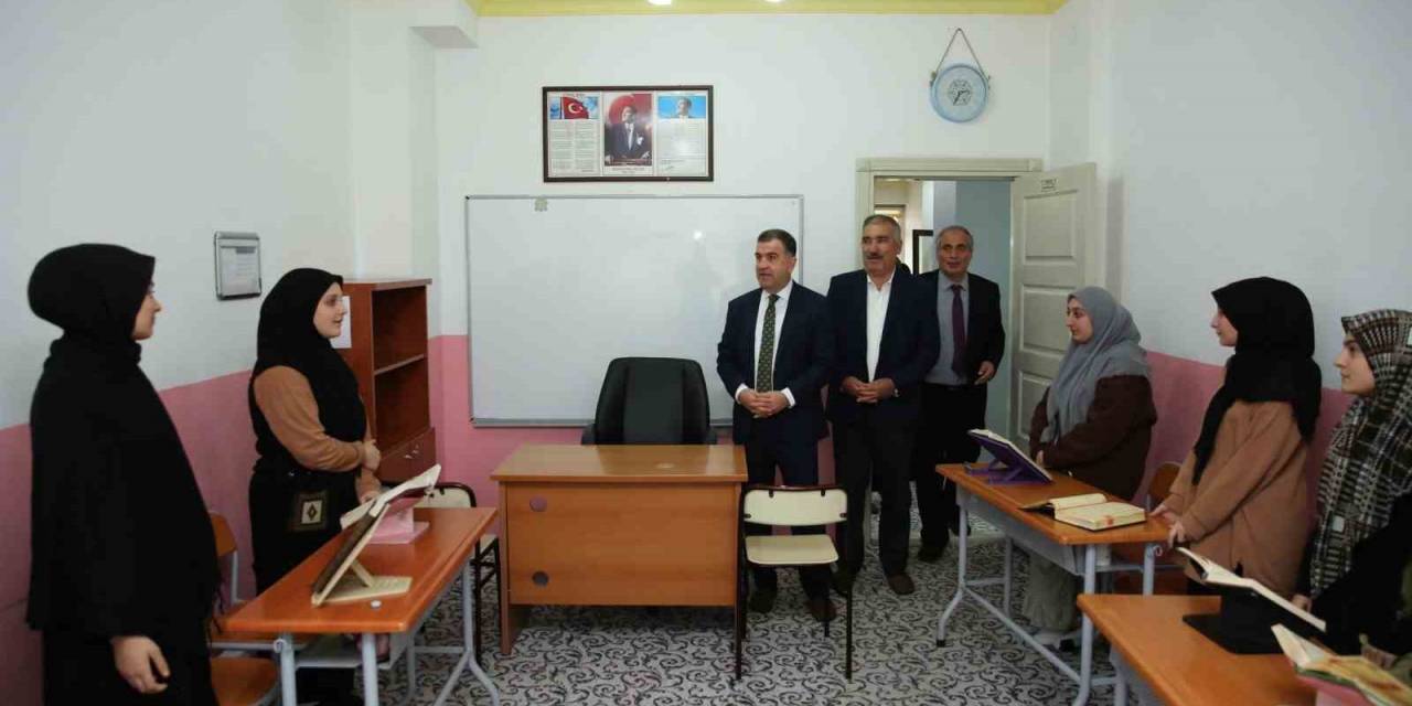 Vali Eldivan, Arpalı Beldesindeki Yatırım Alanlarında İncelemelerde Bulundu