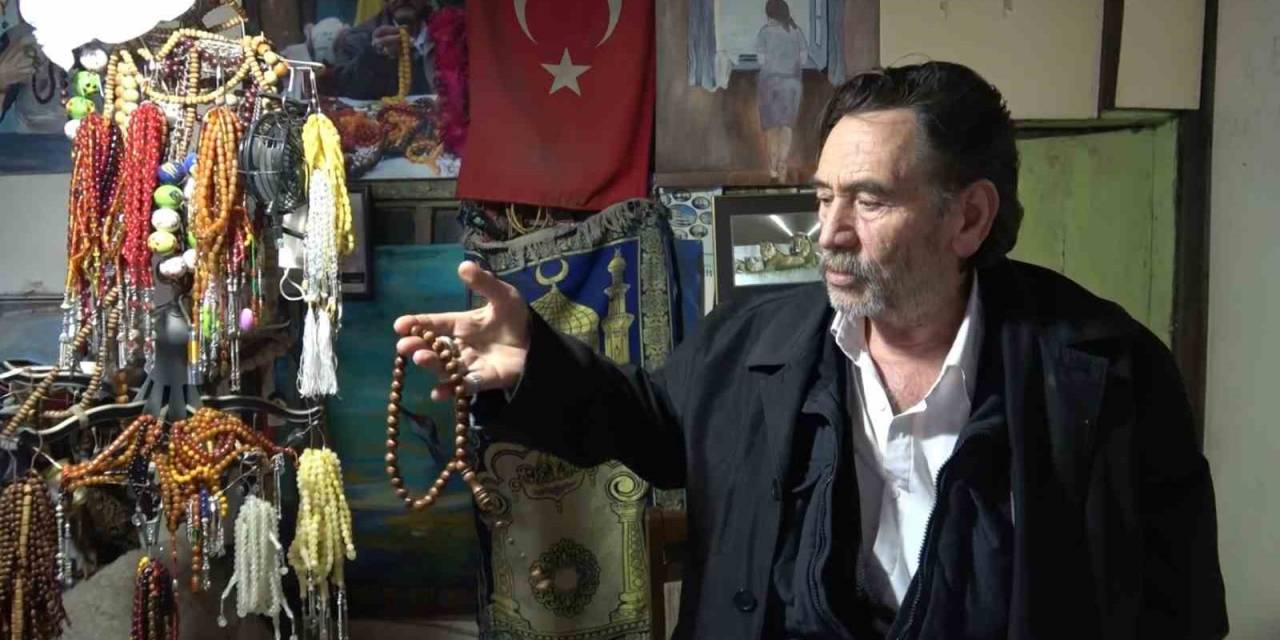 Bu Tespih Elleri Dezenfekte Ediyor