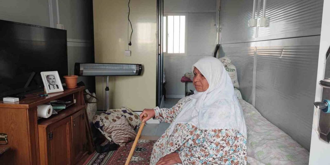 70 Yaşındaki Kadın Konteynerde Karanlıkta Kaldı