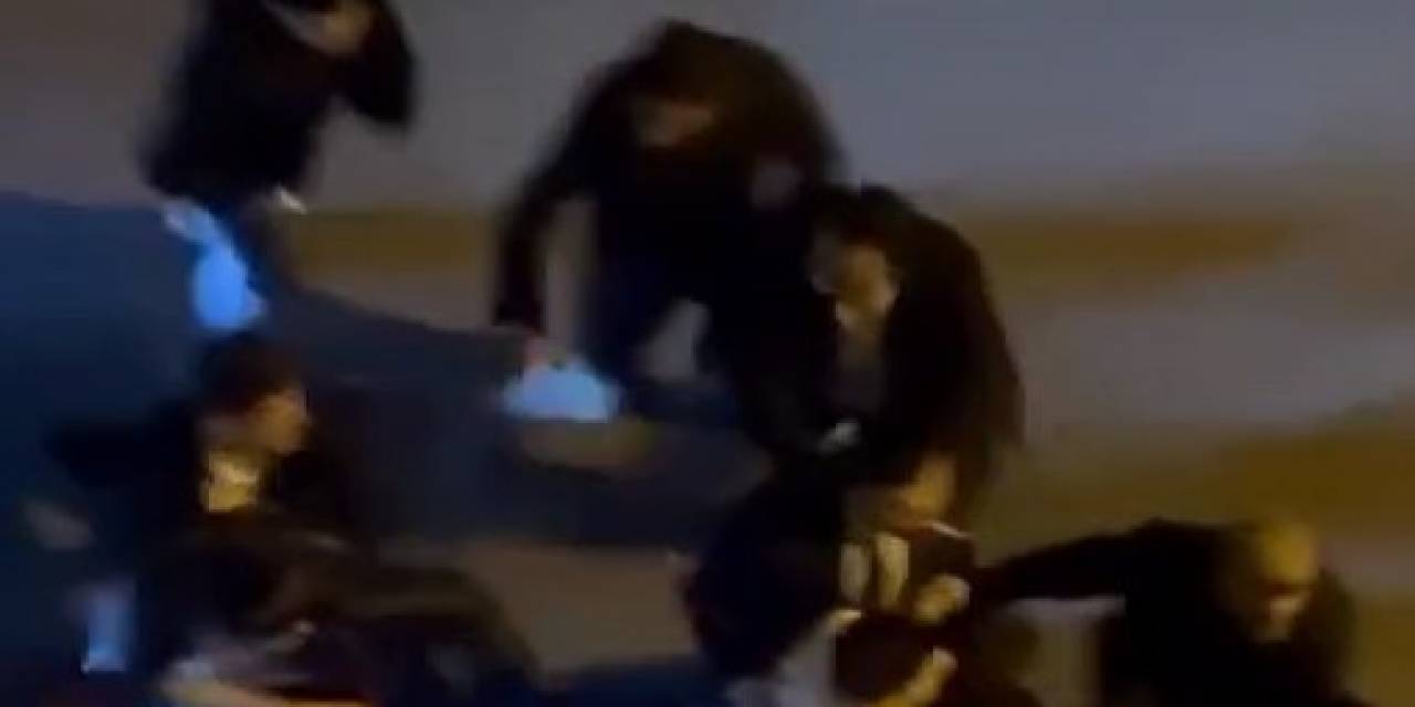 Önce Eğlendiler Sonra Kavgaya Tutuştular: O Anlar Kamerada