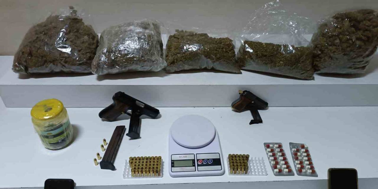 Evinden 2.5 Kilogram Uyuşturucu Çıktı: “Diş Ağrısına İyi Geliyor Dediler Önerdiler Aldım”