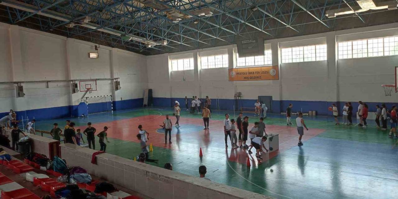 Van Büyükşehir Belediyesinin Kursuyla 68 Öğrenci Üniversiteli Oldu