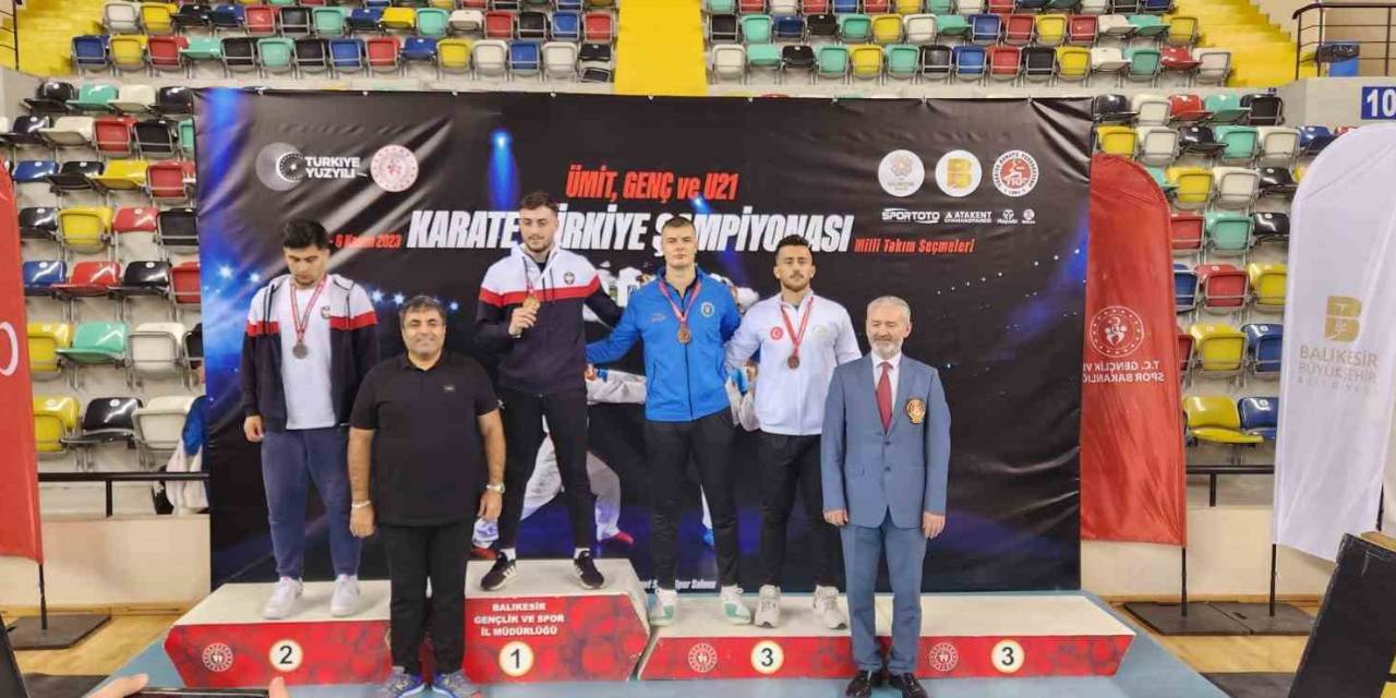 Büyükşehir Belediyesporlu Karatecilerden 4 Madalya