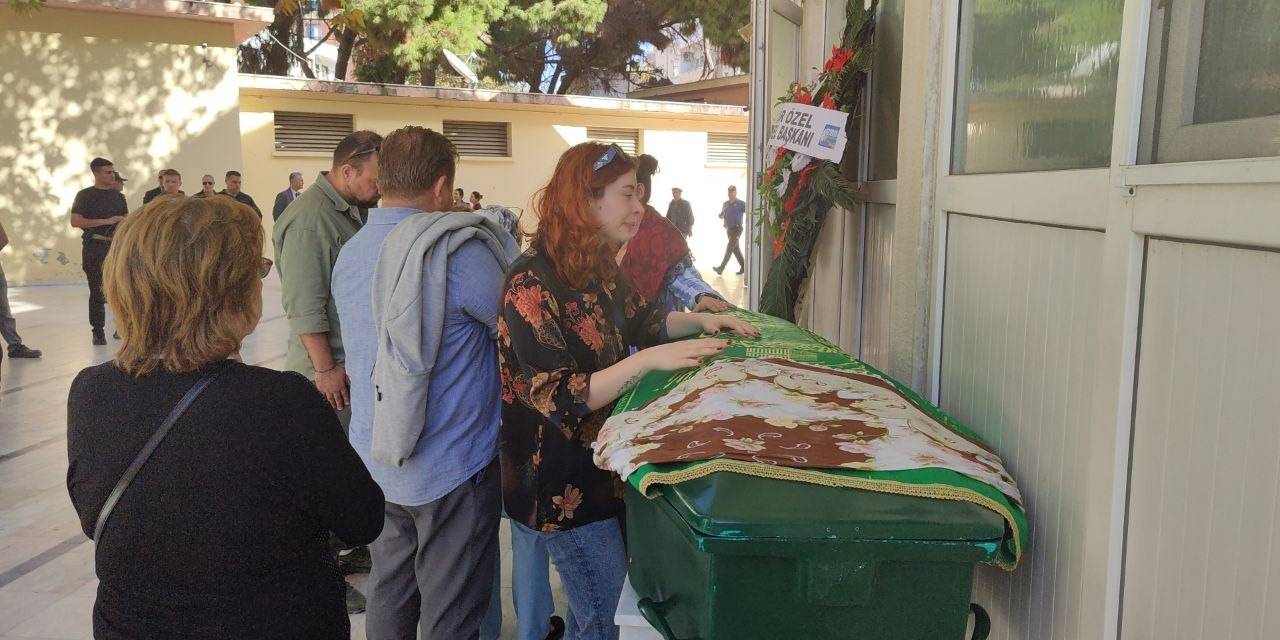 Selde Hayatını Kaybeden Yaşlı Kadın Son Yolculuğuna Uğurlandı