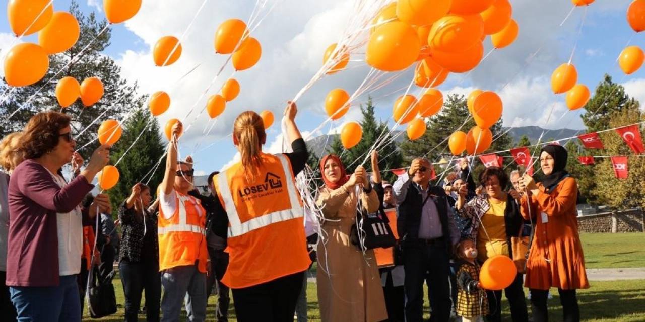 Safranbolu’da Lösemili Çocuklar Haftası’nda Turuncu Balon Etkinliği