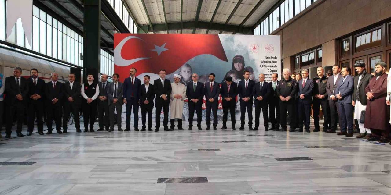 Afganistan’a Yardım Malzemesi Taşıyacak 19. ’iyilik Treni’ Ankara’dan Hareket Etti