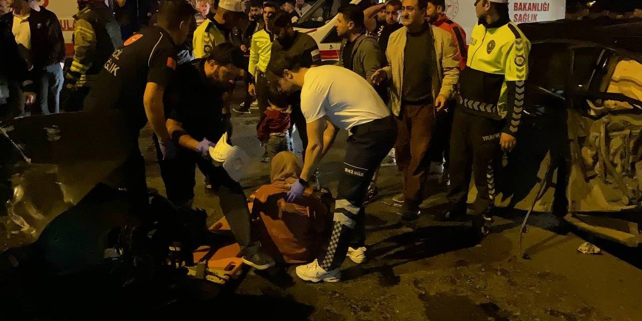 Kocaeli’de Feci Kaza: 2 Ölü, 7 Yaralı