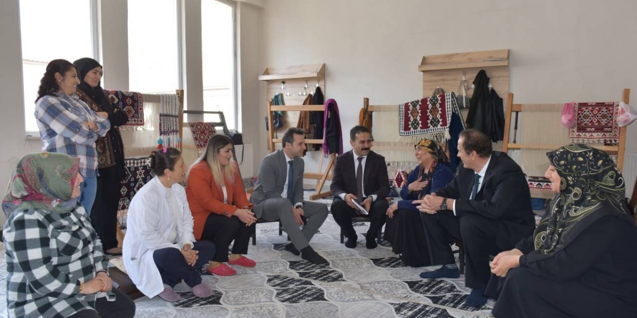 Vali Yardımcısı Karadağ, Meslek Edindirme Kurslarını Gezdi