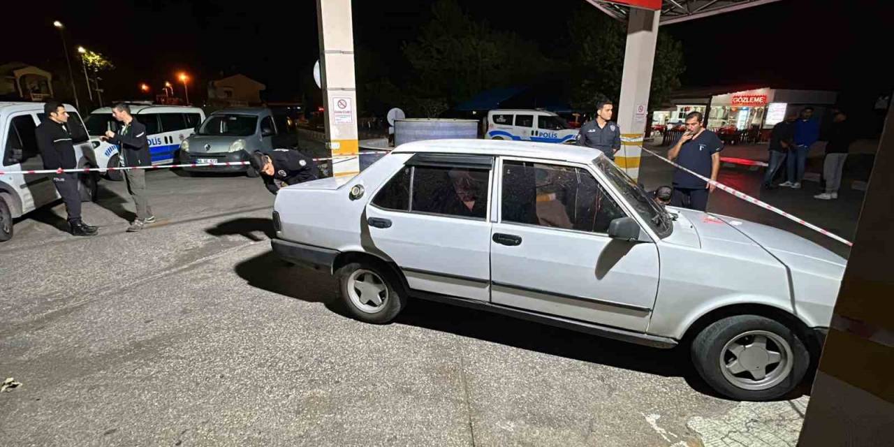 Seyir Halindeyken Silahla Vurulan Kadın, Otomobilini Hastaneye Kadar Sürdü
