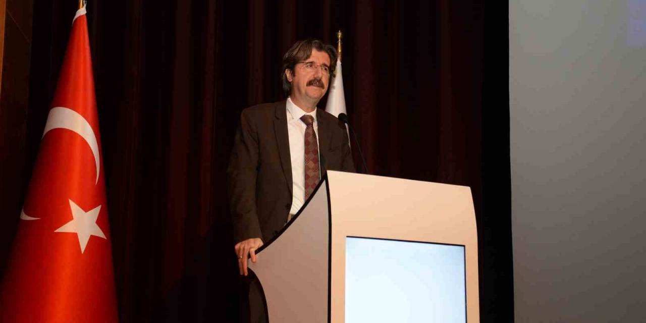 Otomotiv Topluluğu Öğrencileri Sektör Temsilcilerini Ağırladı