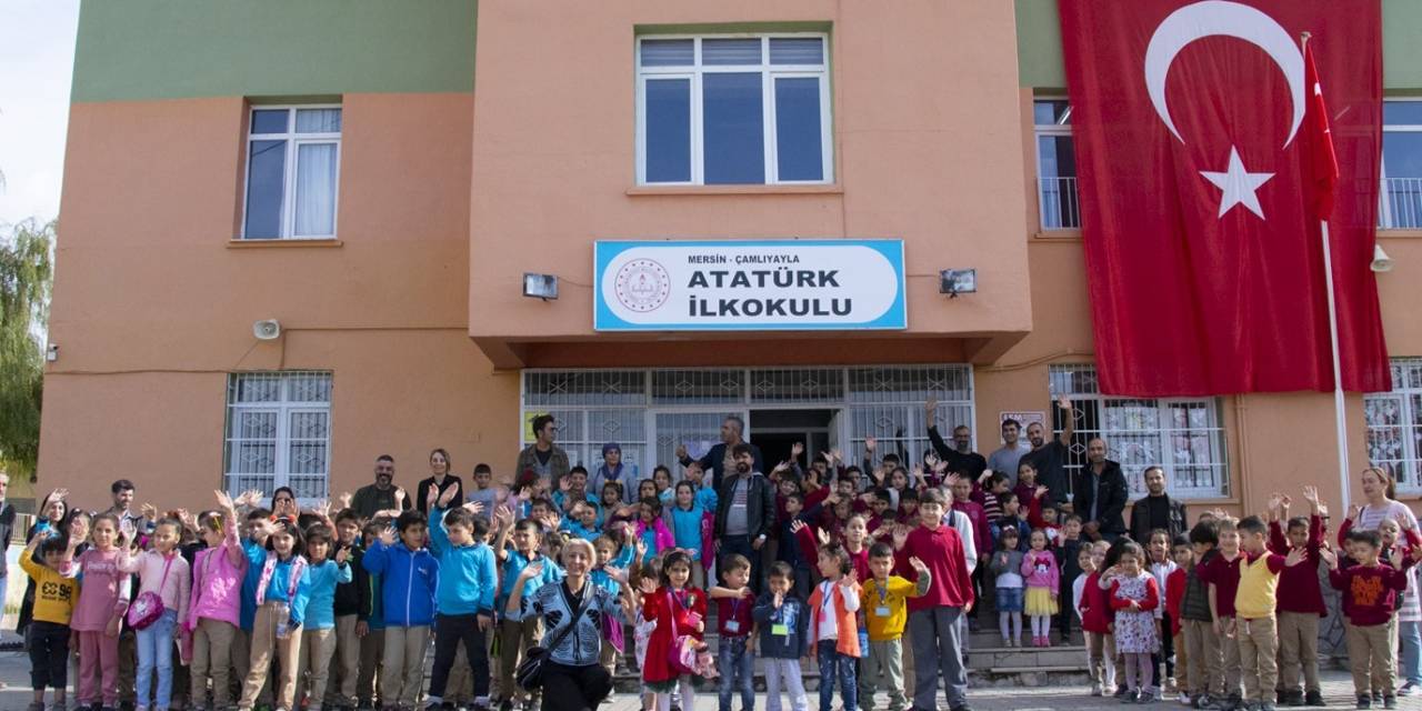 Şehir Tiyatrosu Çamlıyayla’da Çocuklarla Buluştu
