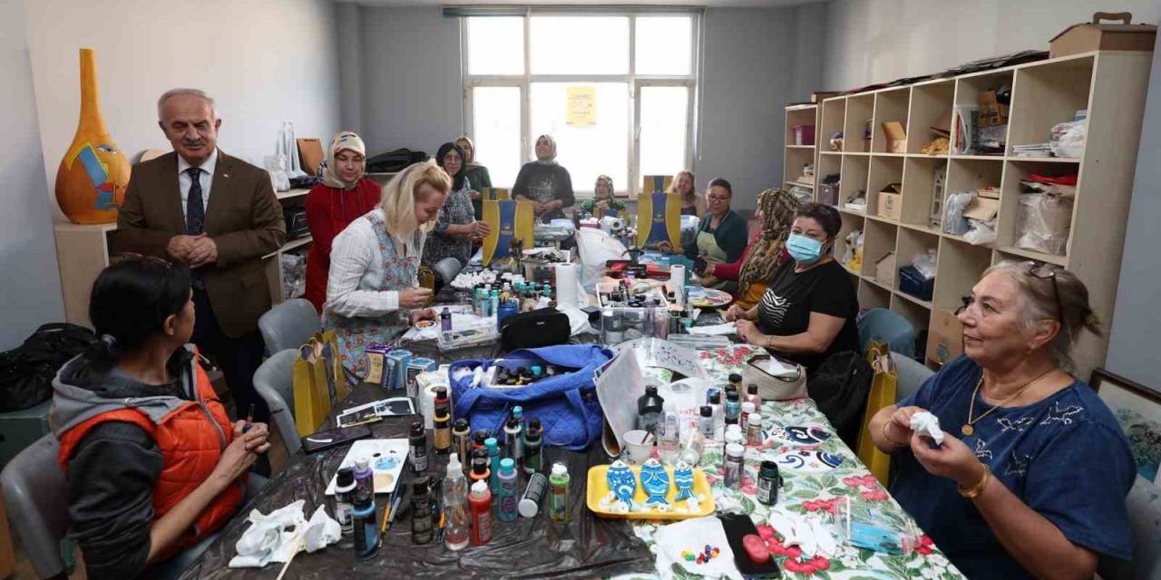 Derinceli Kadınların Merkezi: "Der-mek"