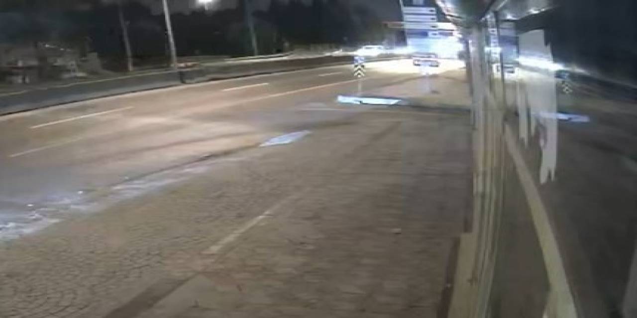 2 Kişiyi Hayattan Koparan Kaza Kamerada