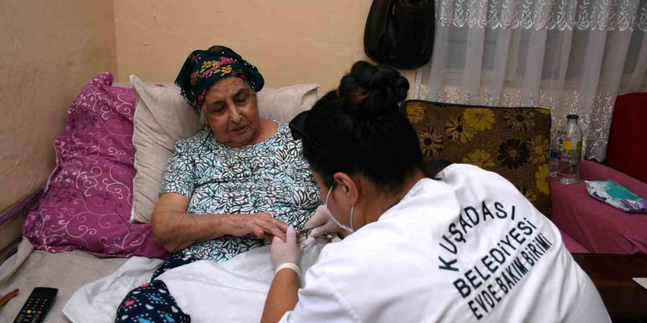Kuşadası Belediyesi İhtiyaç Sahibi Vatandaşları Unutmuyor