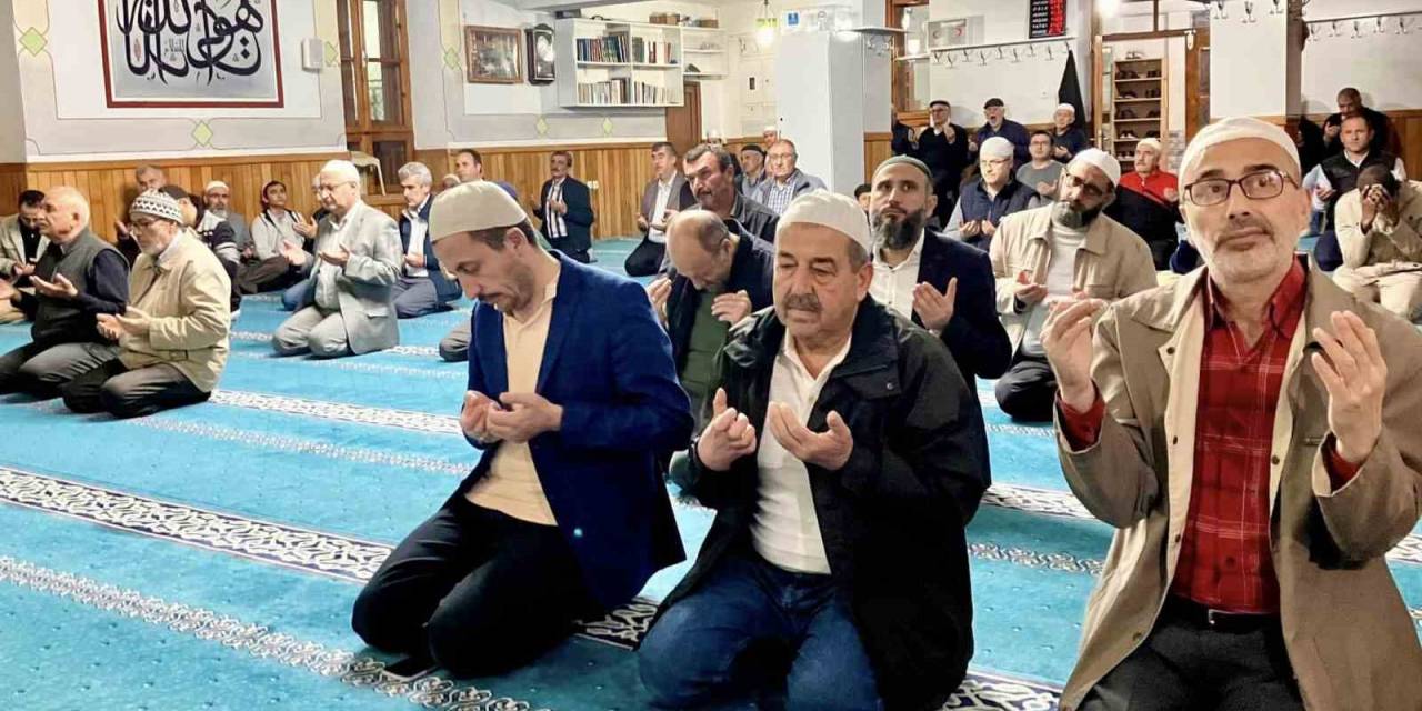 Eller Semaya Bu Sefer Filistin İçin Kalktı