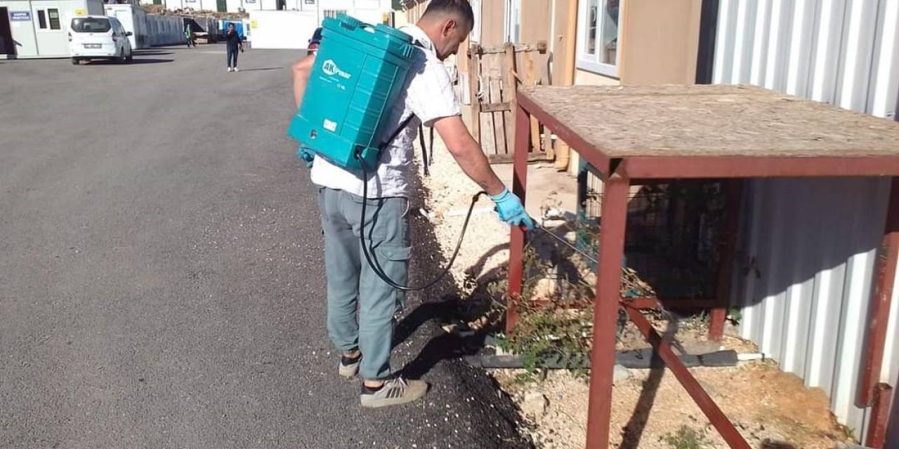 Gölbaşı’nda Konteyner Kentler İlaçlanıyor