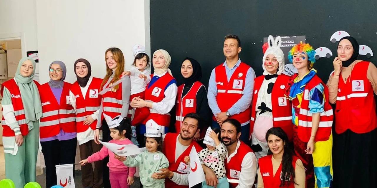 Kızılay Haftası Kutlamaları Miniklerle Eğlenceli Hale Geldi