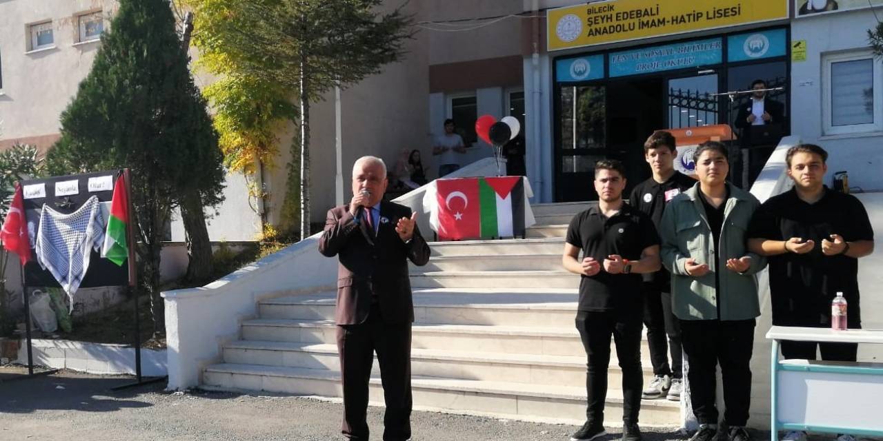 Filistin İçin Düzenlenen Hayır Çarşısına Yoğun İlgi