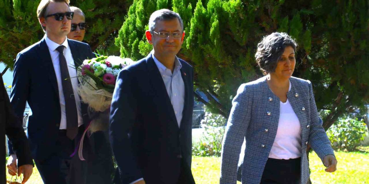 Özgür Özel Ve Eşi Didem Özel’den Kılıçdaroğlu Çiftine Ziyaret