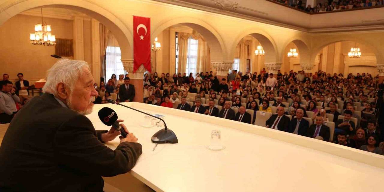 Prof. Dr. İlber Ortaylı: “Üniversitelerin Hocaları Ve Talebeleri Ortaokul, Lise Öğrencisine Tarih Öğretebilecek Adamı Yetiştirmiyorlar”