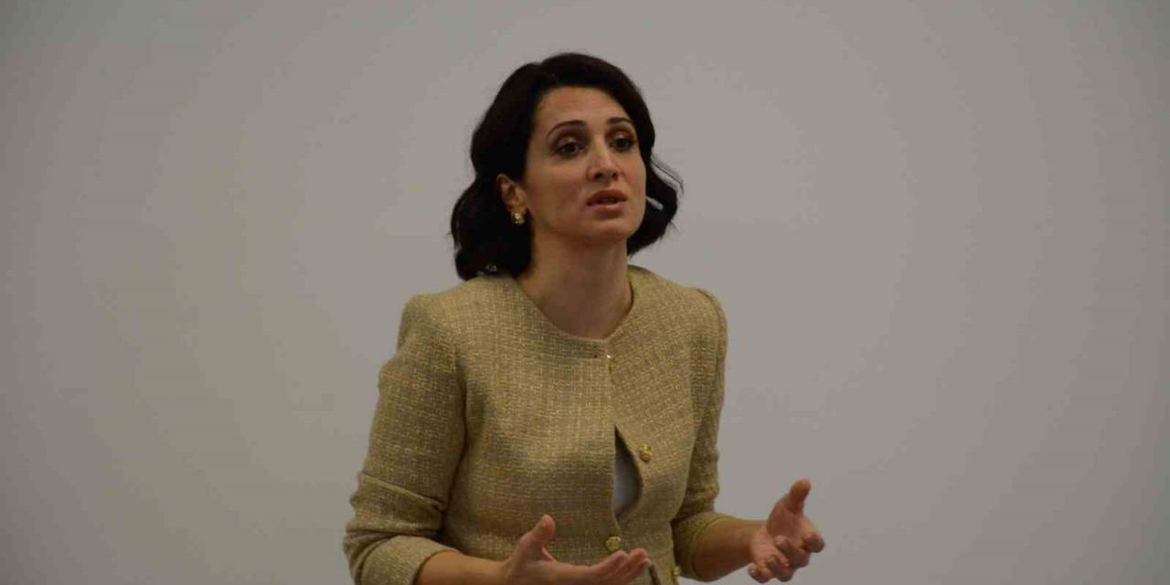 Öztürk “Özgeçmiş Bir Sayfayı Geçmemeli”