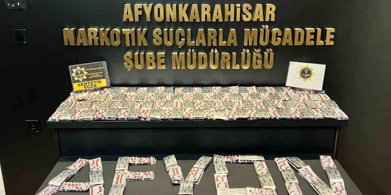 Afyonkarahisar Otogarın Da 9 Bin 758 Adet Uyuşturucu Hap Ele Geçirildi