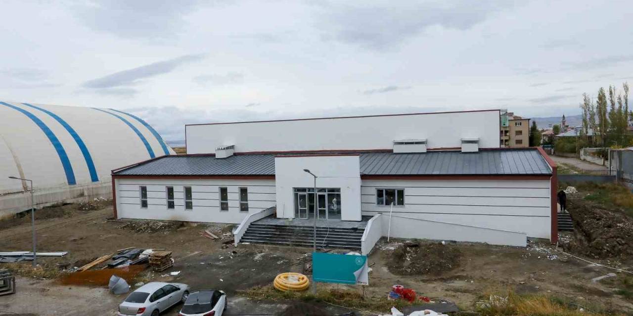 Van’da Yapılan 13 Adet Yüzme Havuzunda Sona Gelindi