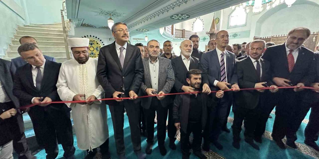 Hendek Olaylarında Yıkılan Ova Camii Yeniden İnşa Edilerek İbadete Açıldı