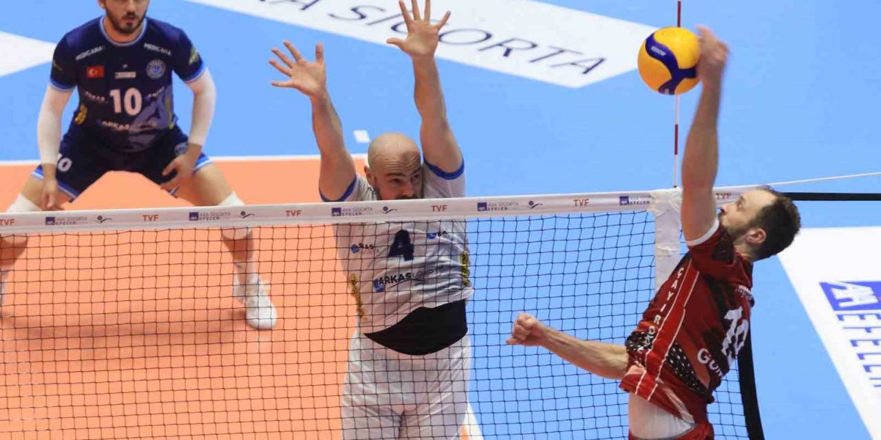 Axa Sigorta Efeler Ligi: Halkbank: 3 - Arkas Spor: 1