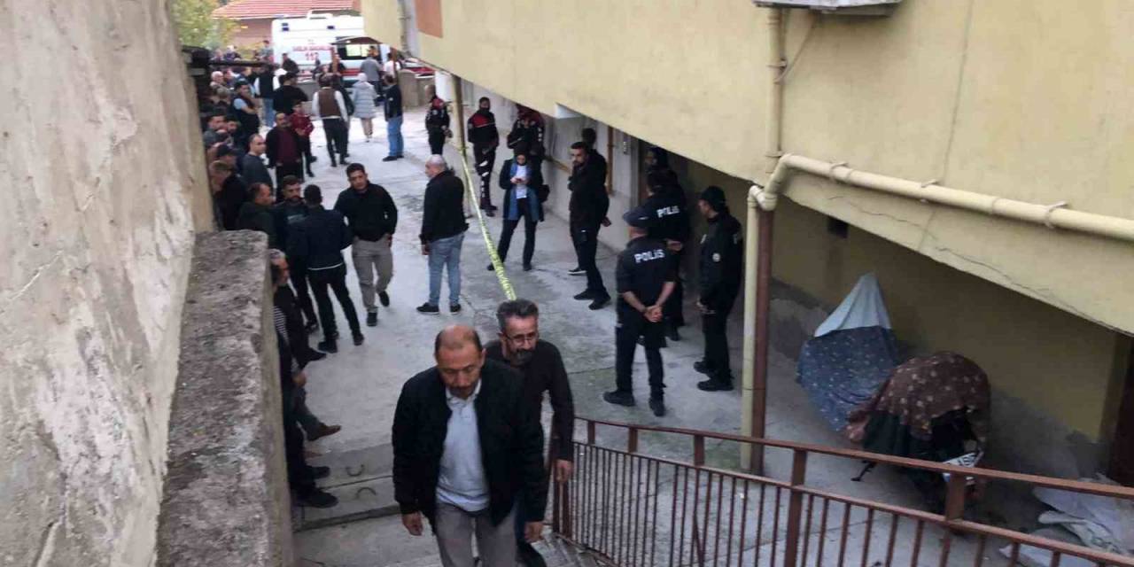 Haber Alınamayan Kadın Yatağının Altında Ölü Bulundu, 4 Kişi Gözaltına Alındı