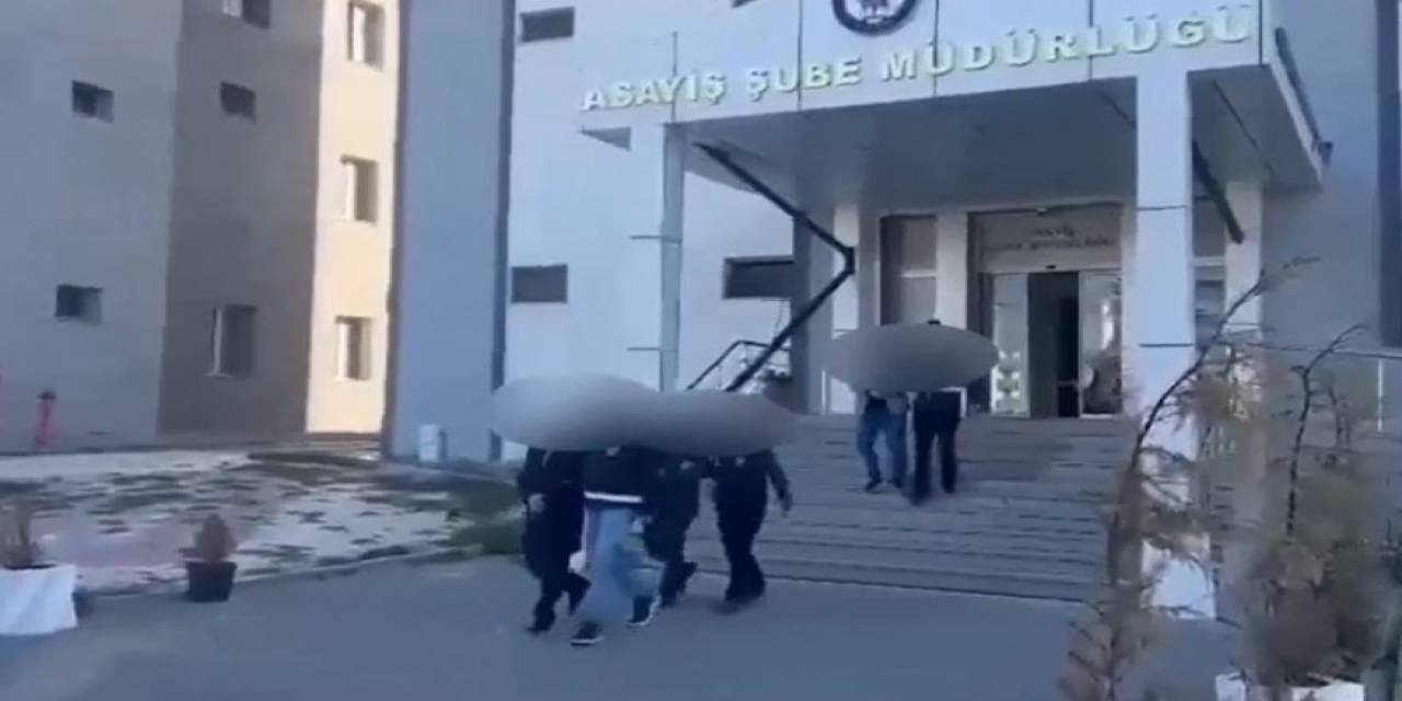 Van’da 13 Adrese Eş Zamanlı Operasyon: Aranması Bulunan 10 Kişi Yakalandı