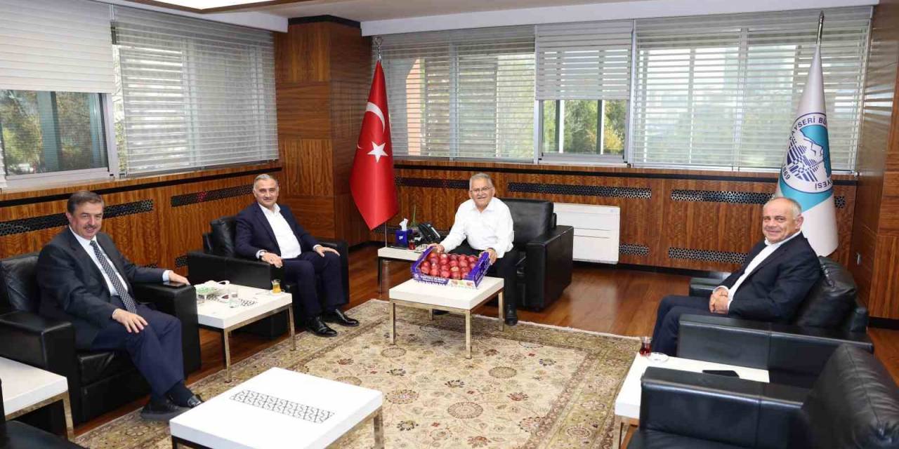 İlçe Belediye Başkanlarından Büyükkılıç’a Ziyaret