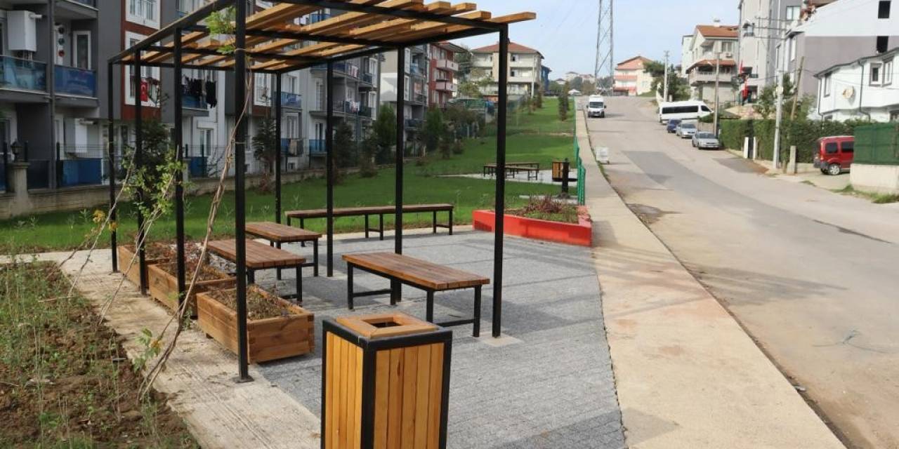 Çelebi Sokağa Yeni Oturma Alanları Kazandırıldı