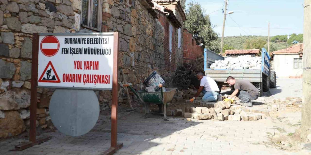 Yol Yapım Seferberliği Burhaniye’de Devam Ediyor