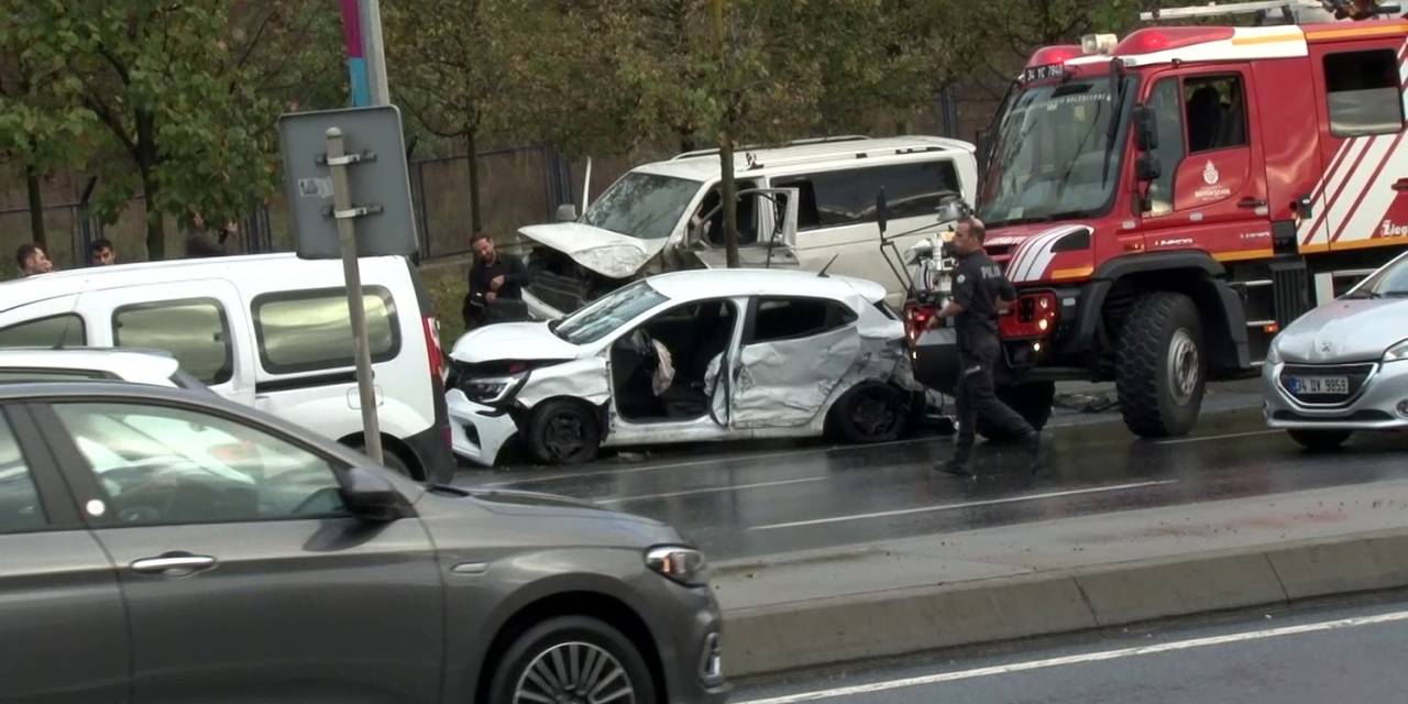Bağcılar’da Zincirleme Kaza: 9 Yaralı
