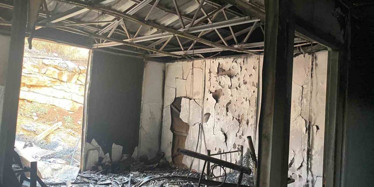 İşçilerin Kaldığı Konteynerde Yangın Çıktı