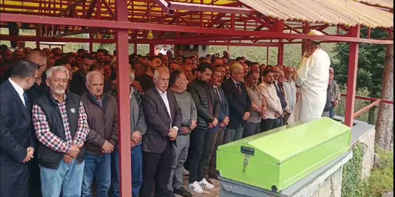 Genç Ümran’ın İntihar Etmek İçin Denize Atladığı Şüphesi Üzerinde Duruluyor