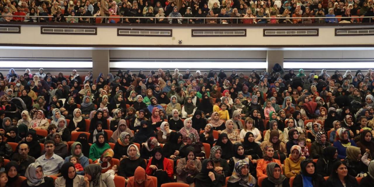 Şanlıurfa’da Aile Huzuru Ve Gençlerin Sorumlulukları Semineri