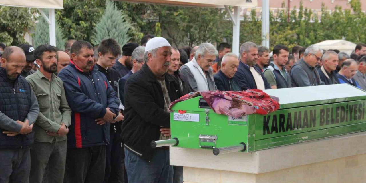 Ormanlık Alanda Topladıkları Mantarı Yediler, Anne Öldü, Baba Ve Oğlu Tedavi Altında