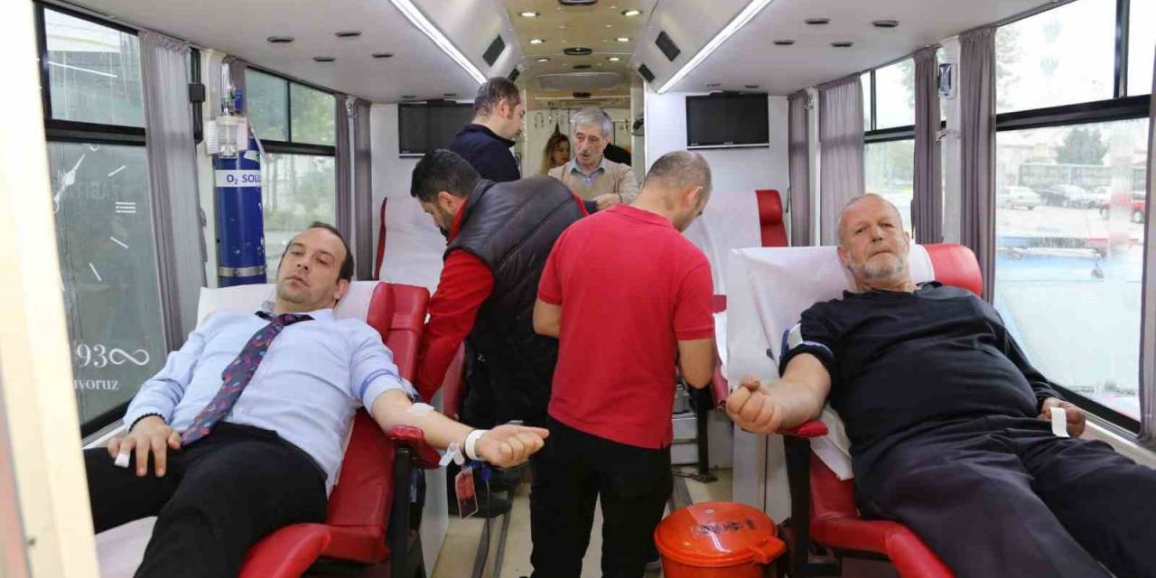 Serdivan’dan Kızılay’a Tam Destek