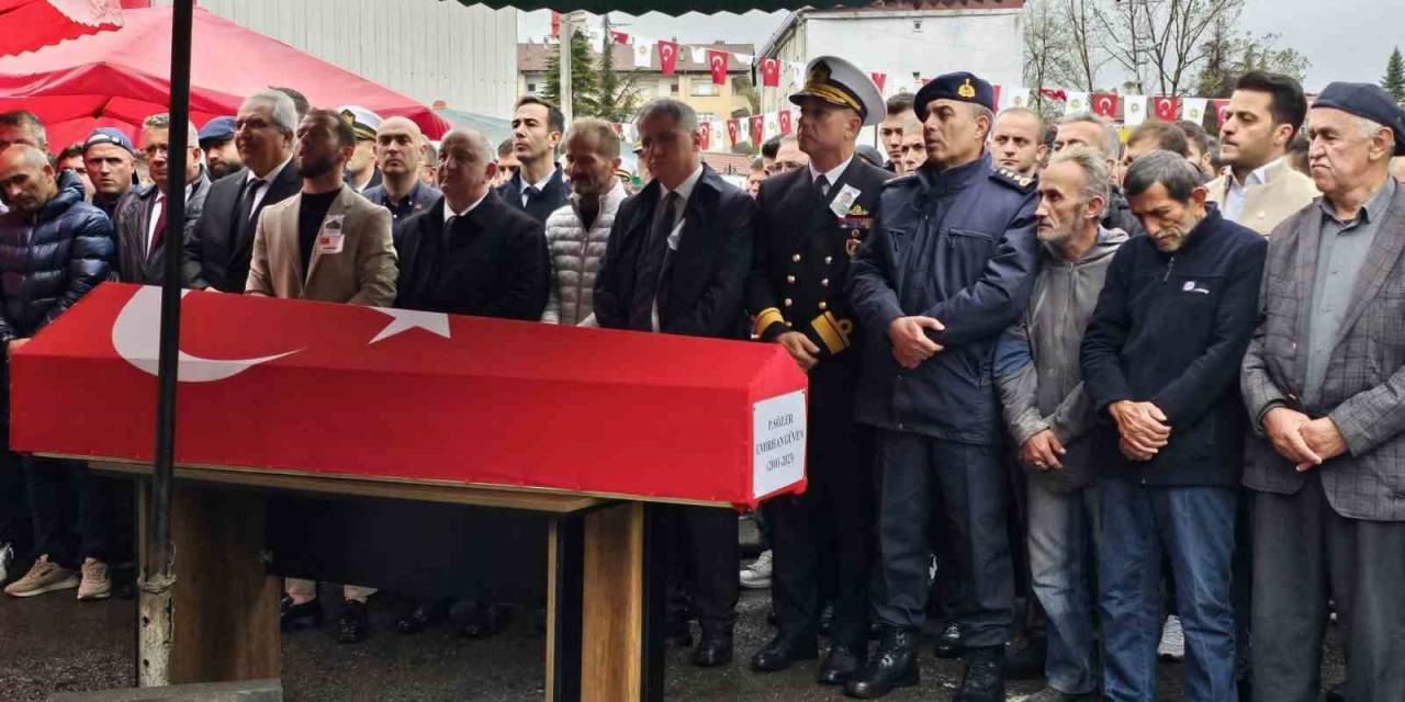 Hastalığa Yenik Düşen Sözleşmeli Er Memleketinde Toprağa Verildi