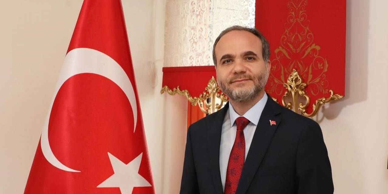 Rektör Hasan Uslu: "Atatürk, Milletimize Bağımsızlık Duygularını Büyük Bir Mücadele İle Hissettirmiştir"
