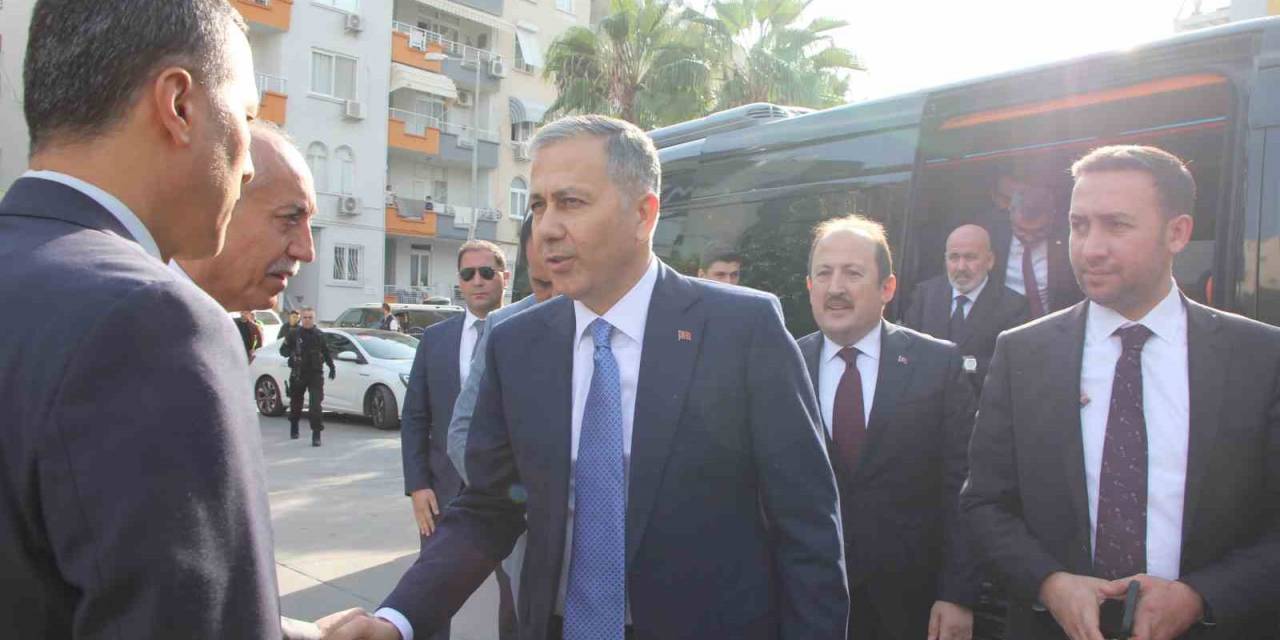 Bakan Yerlikaya: "Zehir Tacirlerine Hayatı Zehretmeye Devam Ediyoruz"
