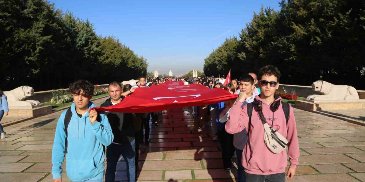 Mersin’den Bin Yörük Çocuğu Ata’nın Huzurunda