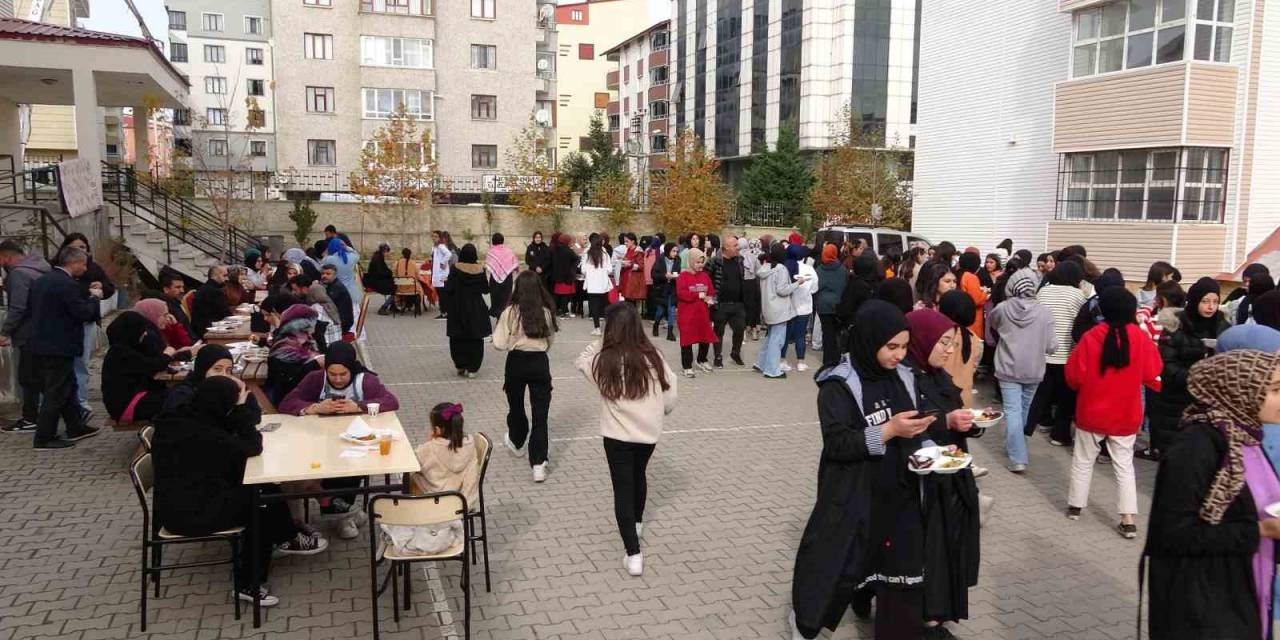 İsrail Ürünlerinin Boykot Edildiği Hayır Kampanyası Yoğun İlgi Gördü