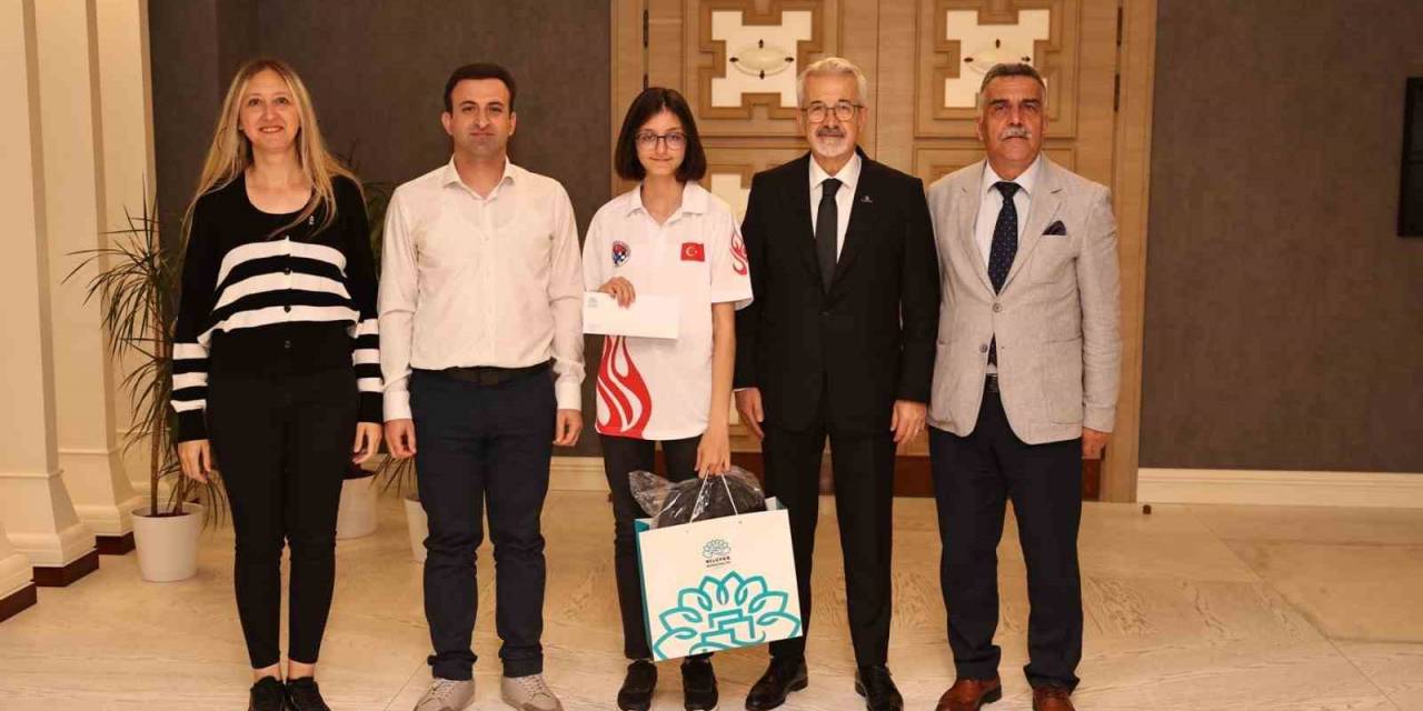 Şampiyonluk Sevinçlerini Başkan Erdem’le Paylaştılar